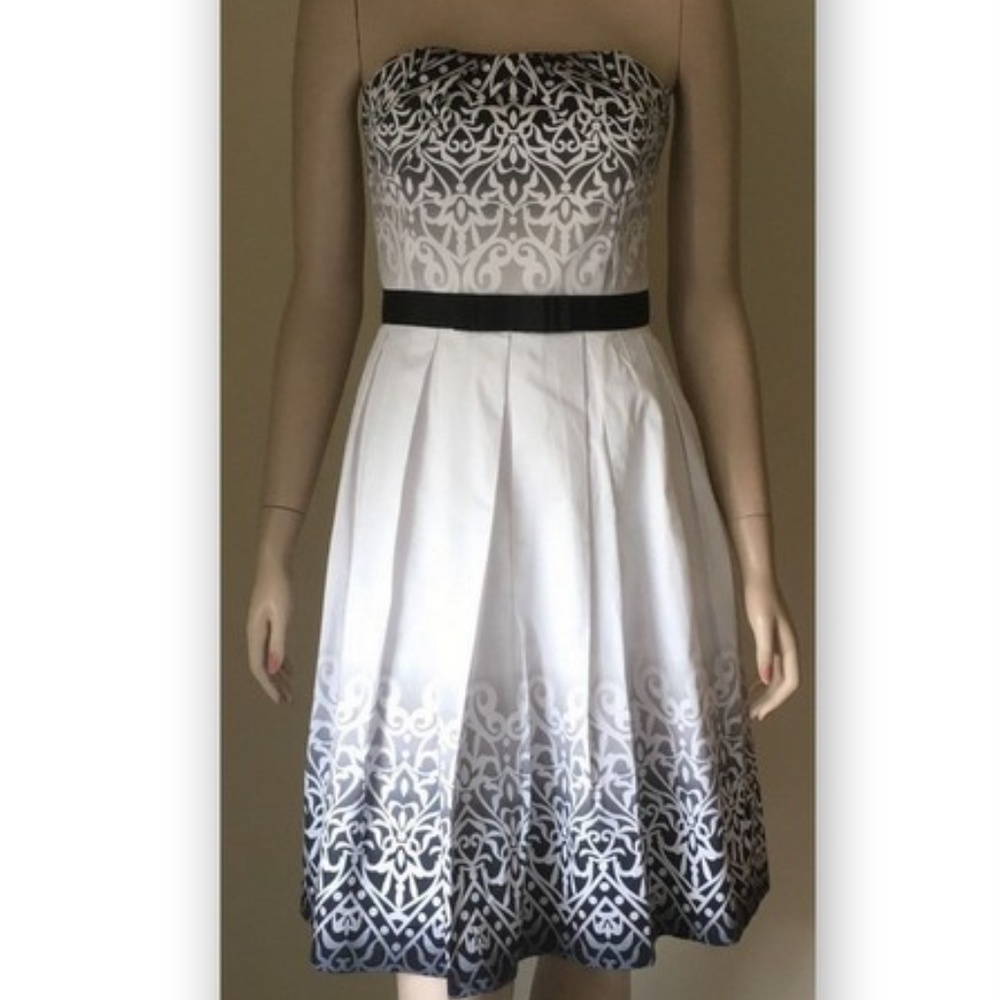 WHITE HOUSE BLACK MARKET Strap Strapless Aline 10